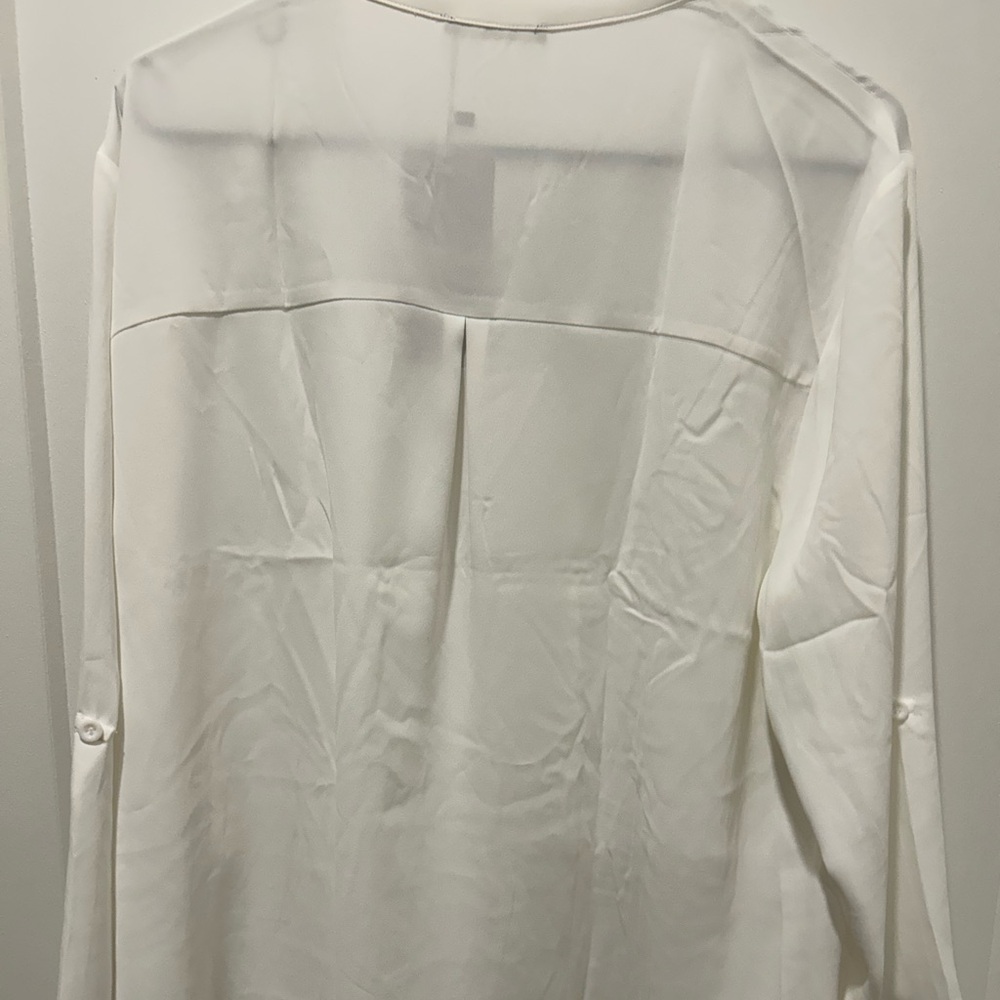 Gaharu (NWT) V-Neck Blouse with 3/4 Sleeve - Picture 3 of 6